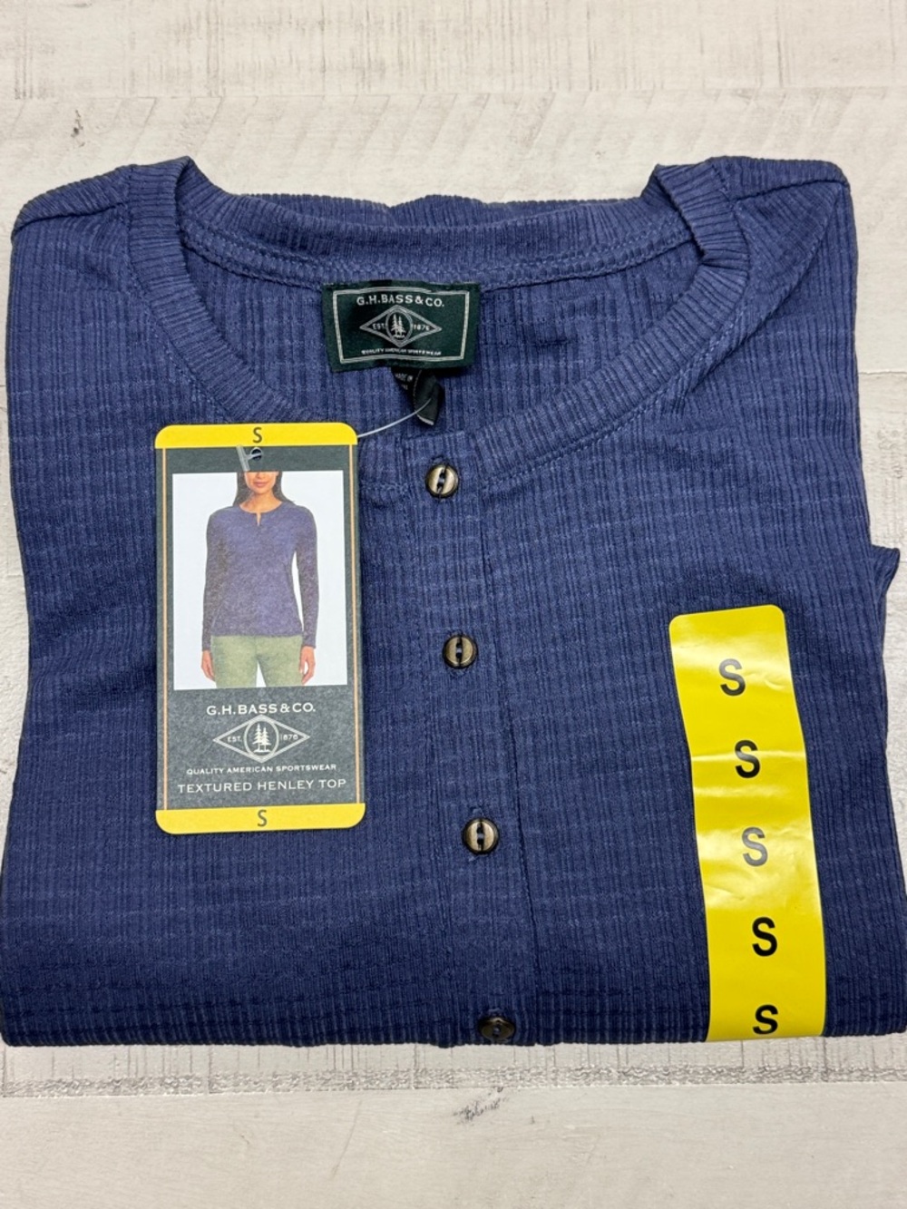 G.H. Bass & Co. Ladies' Size small Long-Sleeve Henley Top,